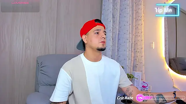 Snapshot of alejandro_calderon1 chatting on October 6, 6:11 am alejandro calderon1 online show from October 6, 6:11 am