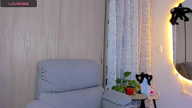 Snapshot of alejandro_calderon1 chatting on October 12, 5:17 am alejandro calderon1 online show from October 12, 5:17 am