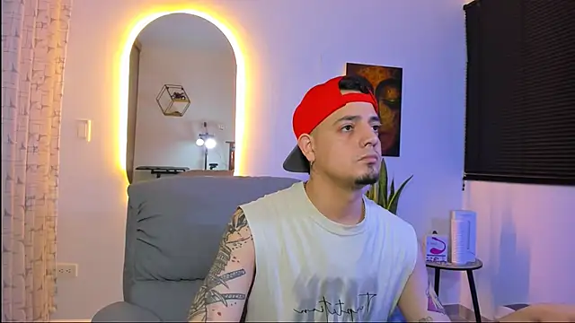 alejandro calderon1 online show from March 4, 5:13 am