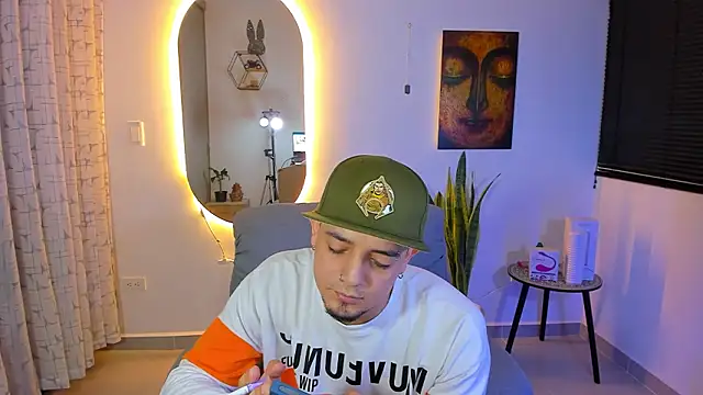 alejandro calderon1 online show from March 15, 5:24 am