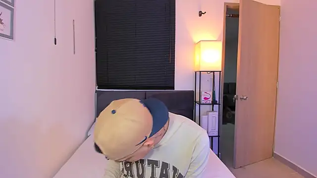 alejandro calderon1 online show from April 3, 5:27 am