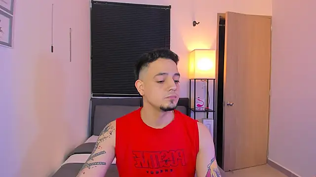 alejandro calderon1 online show from April 25, 3:31 am