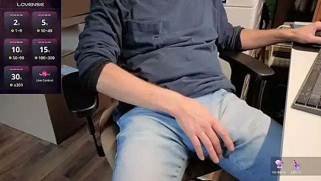 Snapshot of jan_martin chatting on October 10, 6:23 am jan martin online show from October 10, 6:23 am