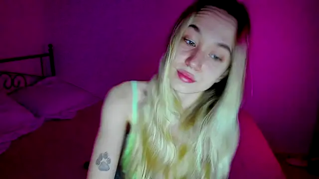 SexyCocobutt online show from March 7, 8:45 am