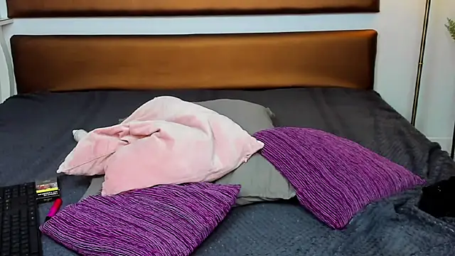 Snapshot of KatniseBabe chatting on February 22, 11:02 am KatniseBabe online show from February 22, 11:02 am