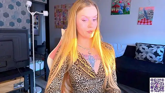 Chanel Gill online show from March 14, 4:01 pm