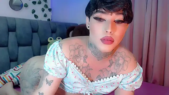 Snapshot of little_star_porn chatting on December 17, 12:33 pm little star porn online show from December 17, 12:33 pm