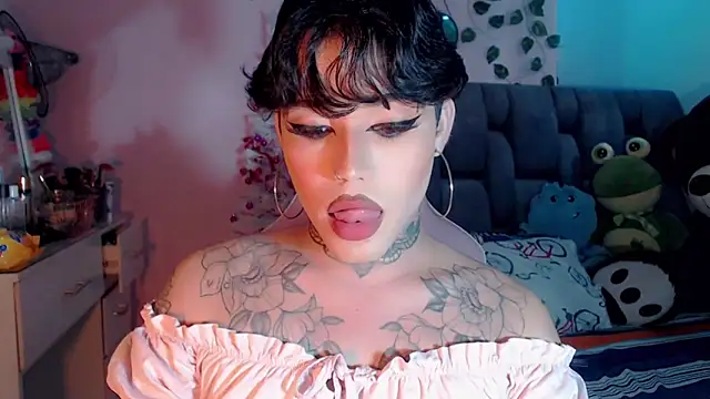 Snapshot of little_star_porn chatting on December 20, 6:24 pm little star porn online show from December 20, 6:24 pm