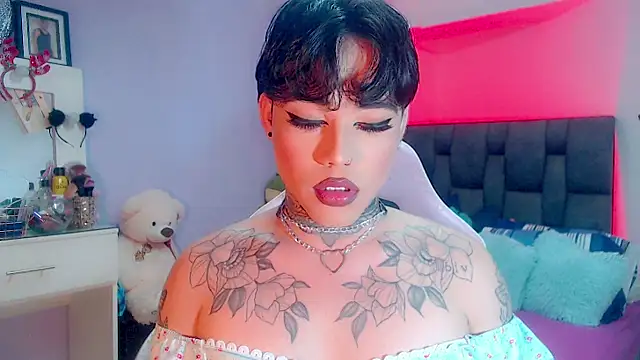 Snapshot of little_star_porn chatting on March 4, 10:24 am little star porn online show from March 4, 10:24 am