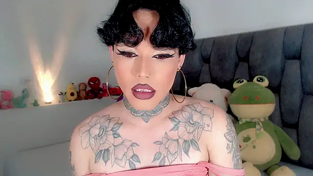 Snapshot of little_star_porn chatting on November 8, 1:06 am little star porn online show from November 8, 1:06 am