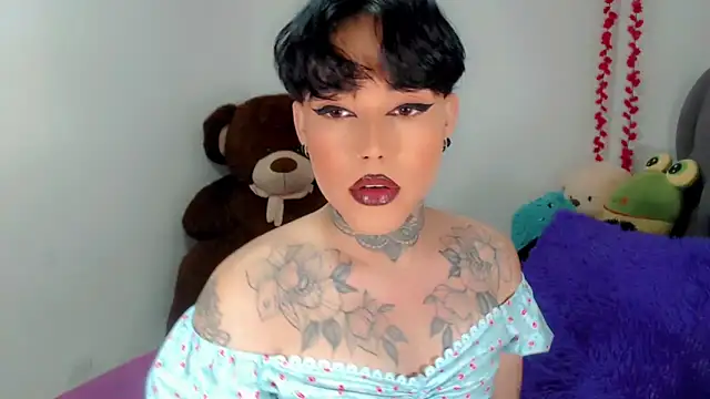 Snapshot of little_star_porn chatting on November 19, 2:33 am little star porn online show from November 19, 2:33 am