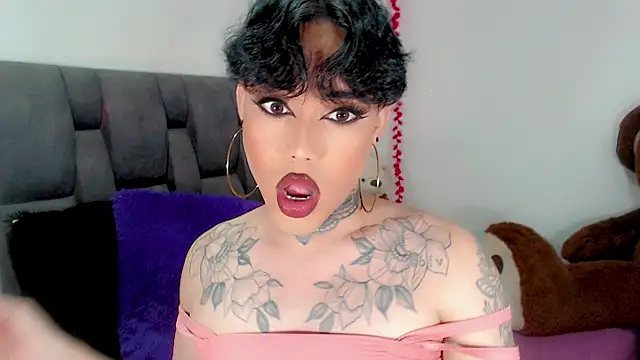 Snapshot of little_star_porn chatting on November 24, 2:00 am little star porn online show from November 24, 2:00 am