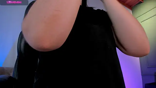 Snapshot of JennaOlsonX chatting on February 5, 6:48 pm JennaOlsonX online show from February 5, 6:48 pm