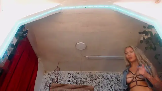 hornytsblonde online show from January 21, 2:26 pm