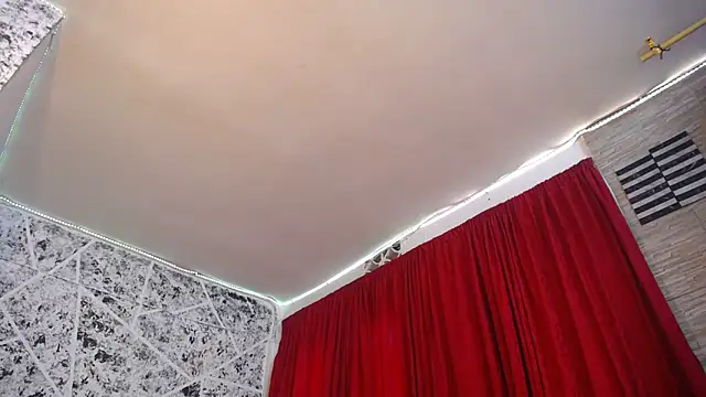 hornytsblonde online show from September 19, 1:34 pm