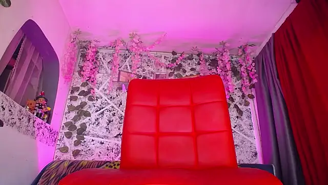 Snapshot of hornytsblonde chatting on June 22, 2:36 pm hornytsblonde online show from June 22, 2:36 pm