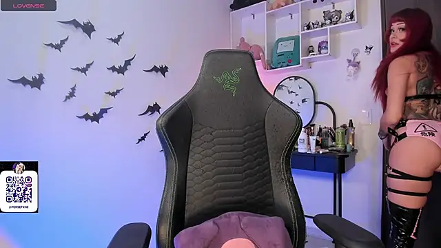 damnliciousss online show from November 29, 1:30 am