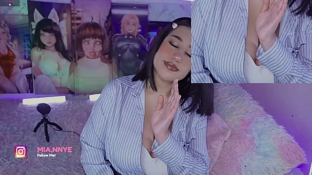 MiaMammie online show from December 16, 8:52 am