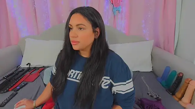 Snapshot of MeghanXO chatting on December 27, 5:59 pm MeghanXO online show from December 27, 5:59 pm