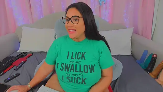 Snapshot of MeghanXO chatting on December 29, 8:58 pm MeghanXO online show from December 29, 8:58 pm