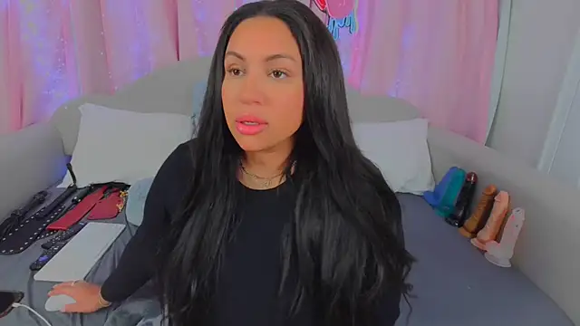 Snapshot of MeghanXO chatting on March 4, 3:22 am MeghanXO online show from March 4, 3:22 am