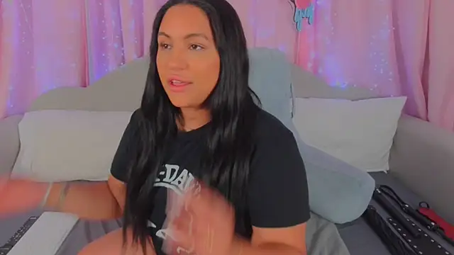 Snapshot of MeghanXO chatting on September 23, 2:14 am MeghanXO online show from September 23, 2:14 am