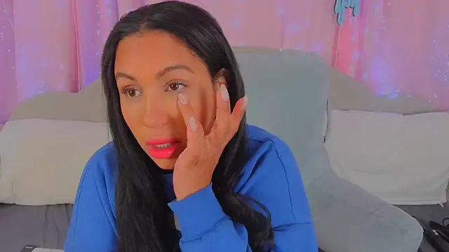 Snapshot of MeghanXO chatting on September 24, 2:37 am MeghanXO online show from September 24, 2:37 am