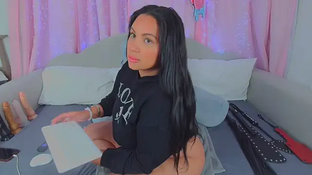 Snapshot of MeghanXO chatting on September 28, 1:38 pm MeghanXO online show from September 28, 1:38 pm