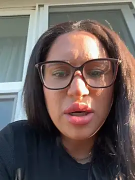 Snapshot of MeghanXO chatting on October 14, 1:12 pm MeghanXO online show from October 14, 1:12 pm