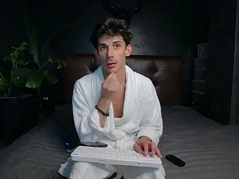 DanielCrush1 online show from September 27, 1:49 pm