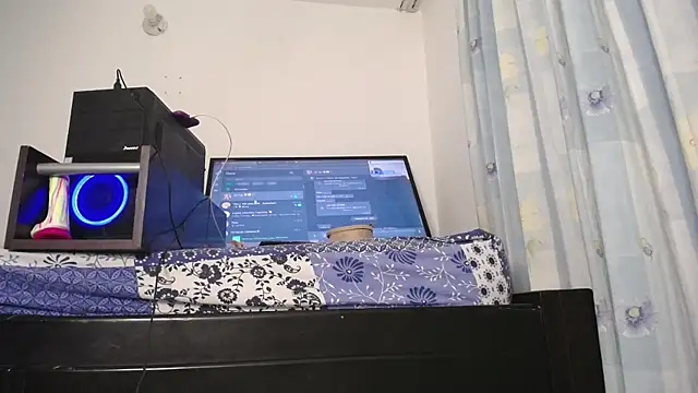 eolicasex online show from February 13, 11:04 pm