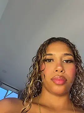 Snapshot of stormyy_ chatting on July 15, 11:21 pm stormyy online show from July 15, 11:21 pm