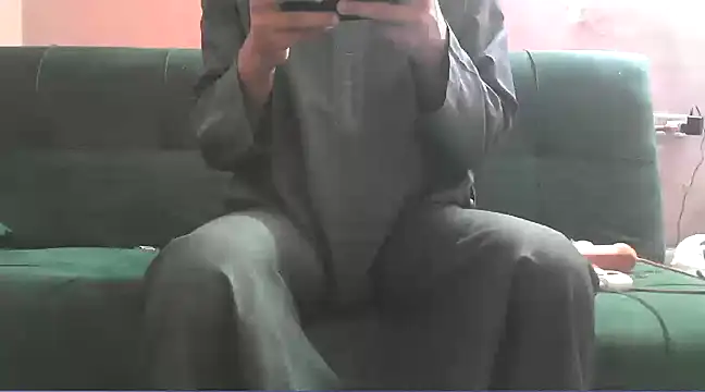 Snapshot of foxsanSs chatting on March 12, 2:52 am foxsanSs online show from March 12, 2:52 am