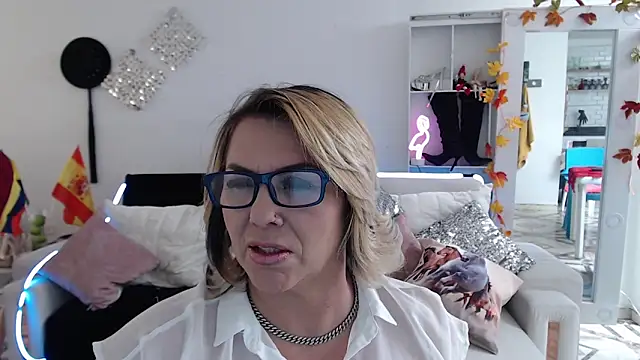 Myrnasexxx online show from February 1, 5:58 pm