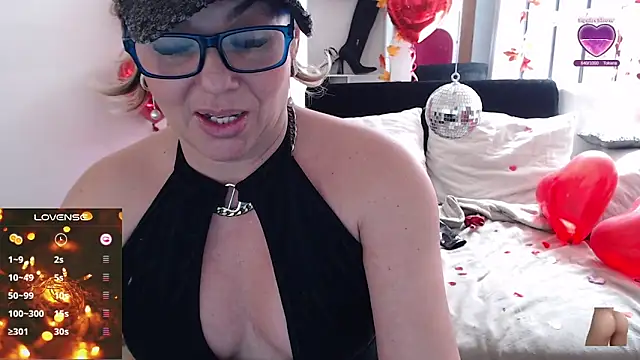 Myrnasexxx online show from February 15, 6:44 pm