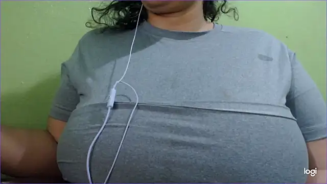 Snapshot of Kosem4 chatting on February 27, 9:32 am Kosem4 online show from February 27, 9:32 am