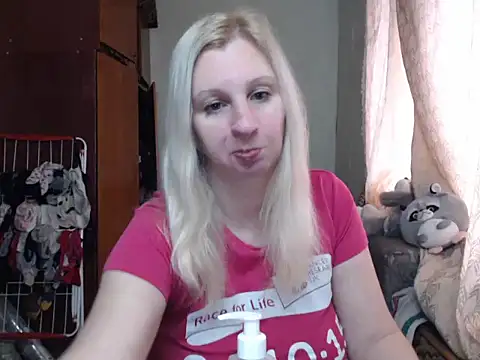 BustyBlond online show from January 22, 11:01 am