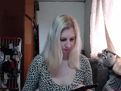 BustyBlond online show from February 1, 10:15 am