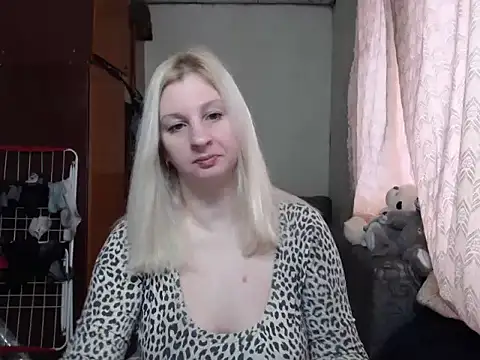 BustyBlond online show from February 6, 6:18 am