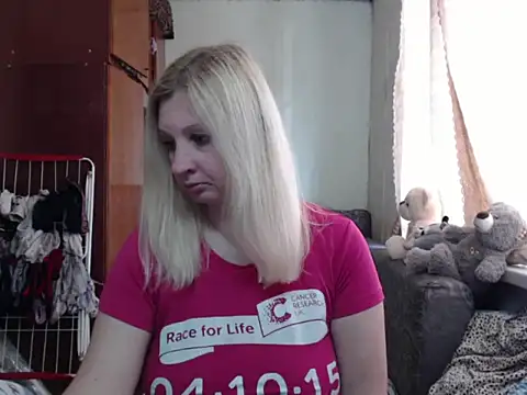 BustyBlond online show from February 13, 8:48 am