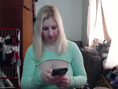 BustyBlond online show from February 15, 9:38 am