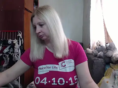 BustyBlond online show from March 12, 9:55 am