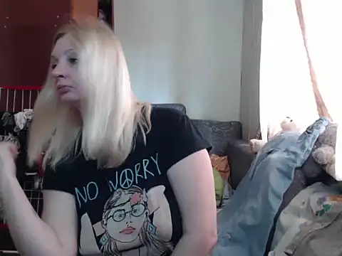 BustyBlond online show from March 19, 8:45 am