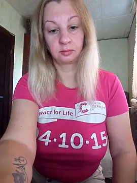 BustyBlond online show from November 14, 5:06 am