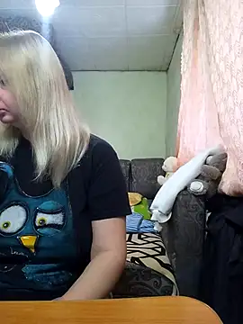 BustyBlond online show from January 16, 5:33 am