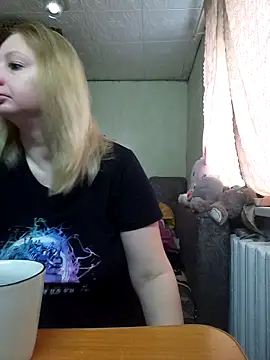 BustyBlond online show from April 19, 4:01 am