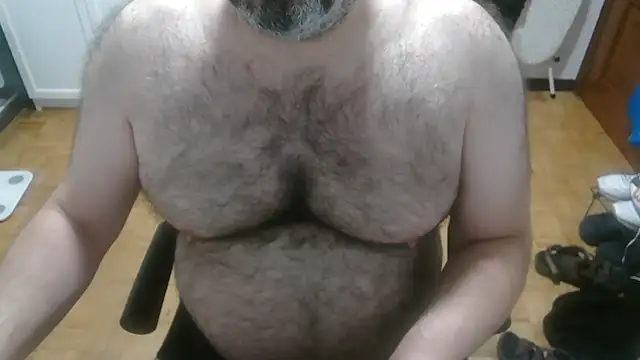 Snapshot of mikeyhotbear chatting on July 9, 4:16 am mikeyhotbear online show from July 9, 4:16 am