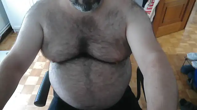 Snapshot of mikeyhotbear chatting on July 11, 9:45 am mikeyhotbear online show from July 11, 9:45 am