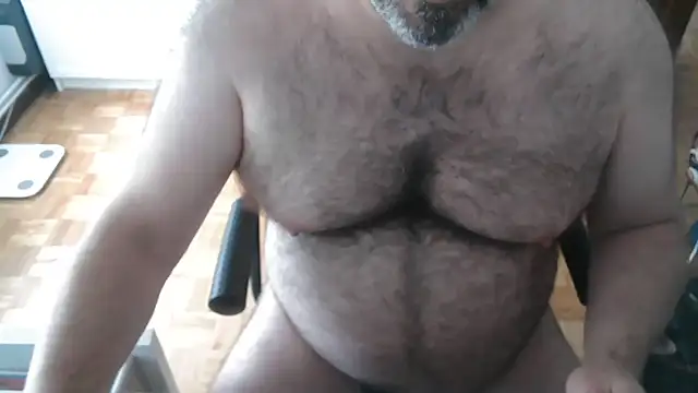 Snapshot of mikeyhotbear chatting on July 28, 2:57 pm mikeyhotbear online show from July 28, 2:57 pm