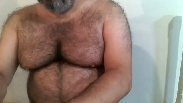 Snapshot of mikeyhotbear chatting on August 1, 6:23 am mikeyhotbear online show from August 1, 6:23 am